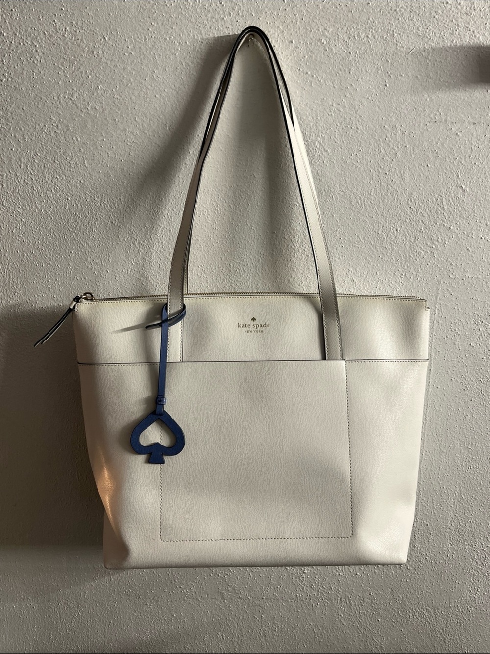 Kate Spade New York off-white leather Patricia tote w/blue hangtag & interior